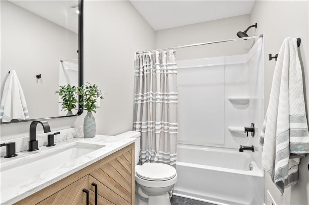 9501 Grand Avenue — photo 10