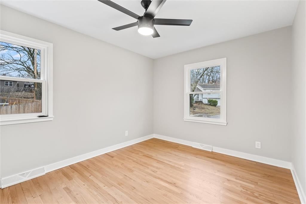 9501 Grand Avenue — photo 11