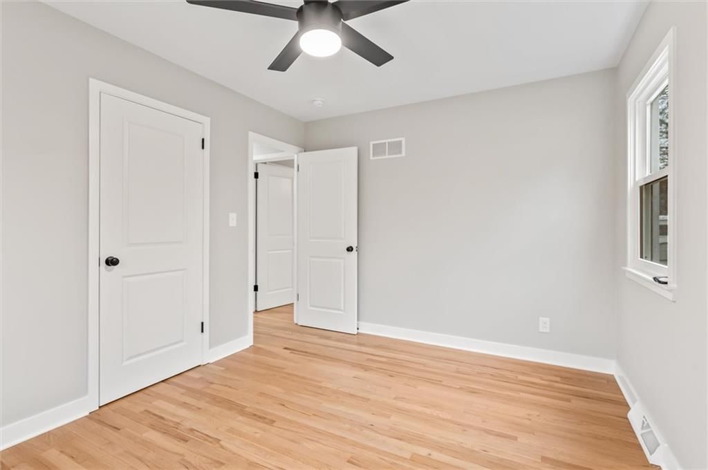 9501 Grand Avenue — photo 12