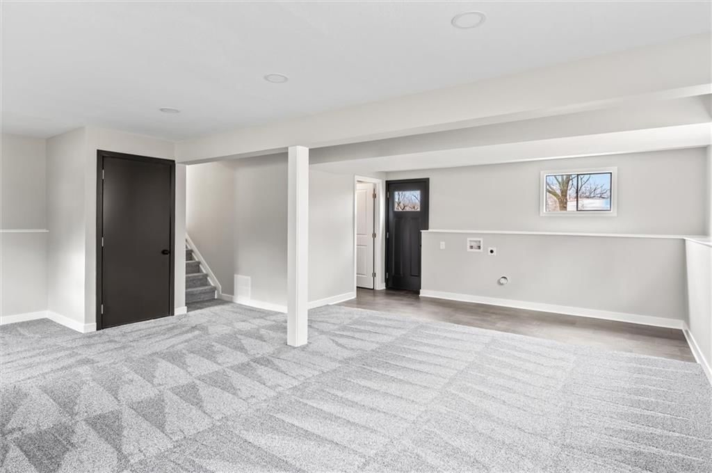 9501 Grand Avenue — photo 16