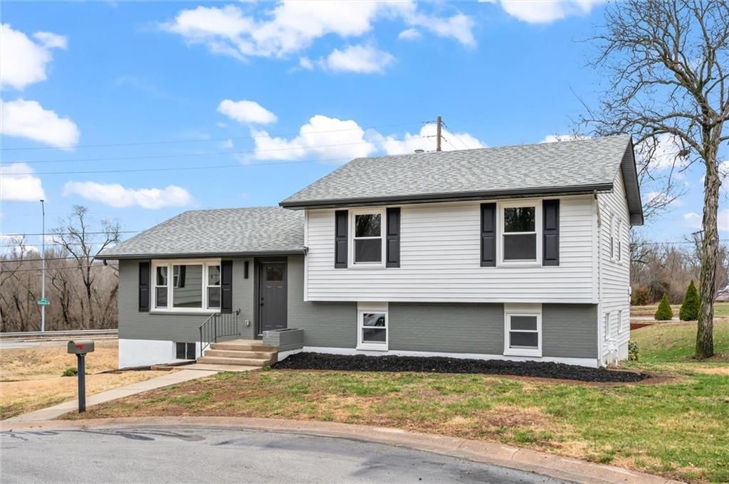 9501 Grand Avenue — photo 19
