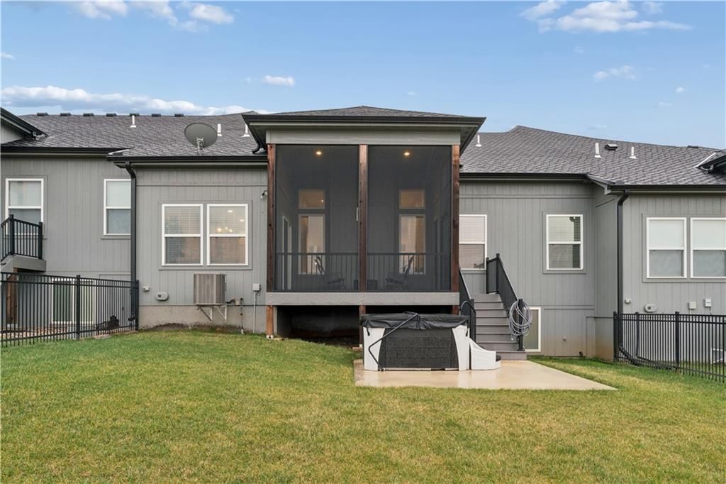 792 NE Algonquin Street — photo 26