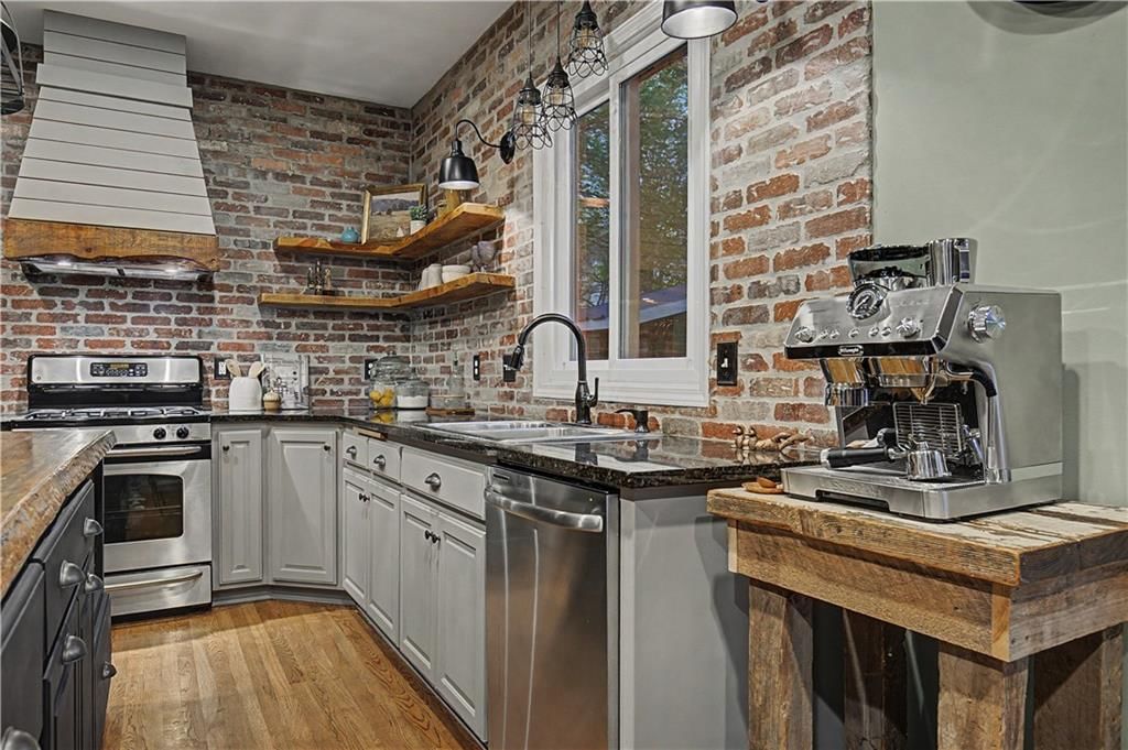 704 SW Trailpark Court — photo 15