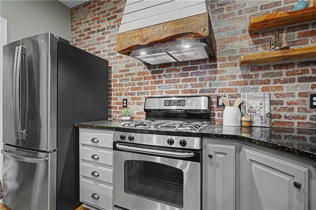 704 SW Trailpark Court — photo 18