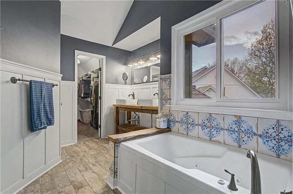 704 SW Trailpark Court — photo 27