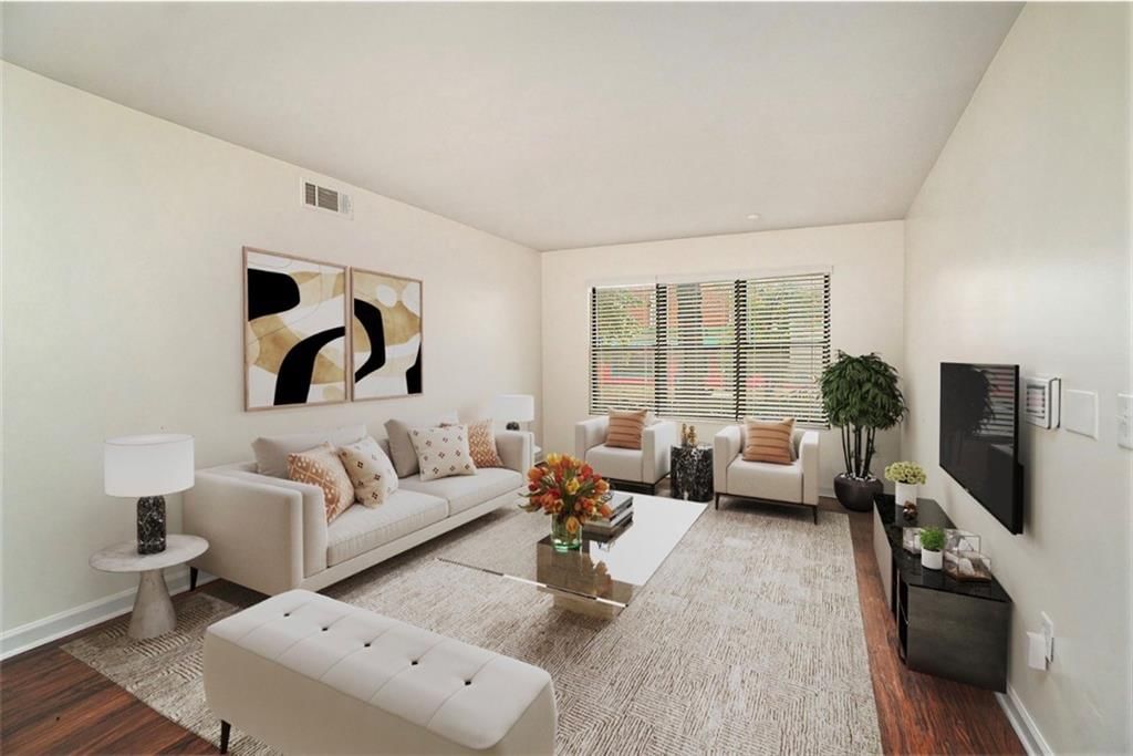 425 W 9th Street — photo 3