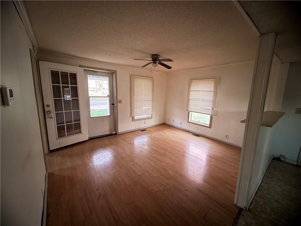 204 S Buffalo Street — photo 4