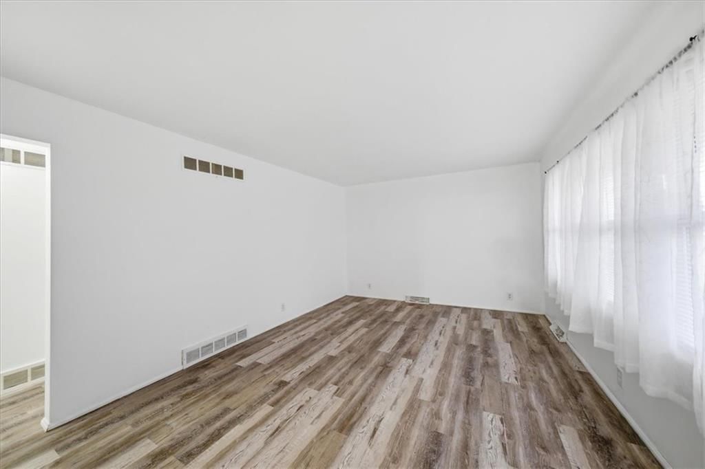 9004 Manchester Avenue — photo 2