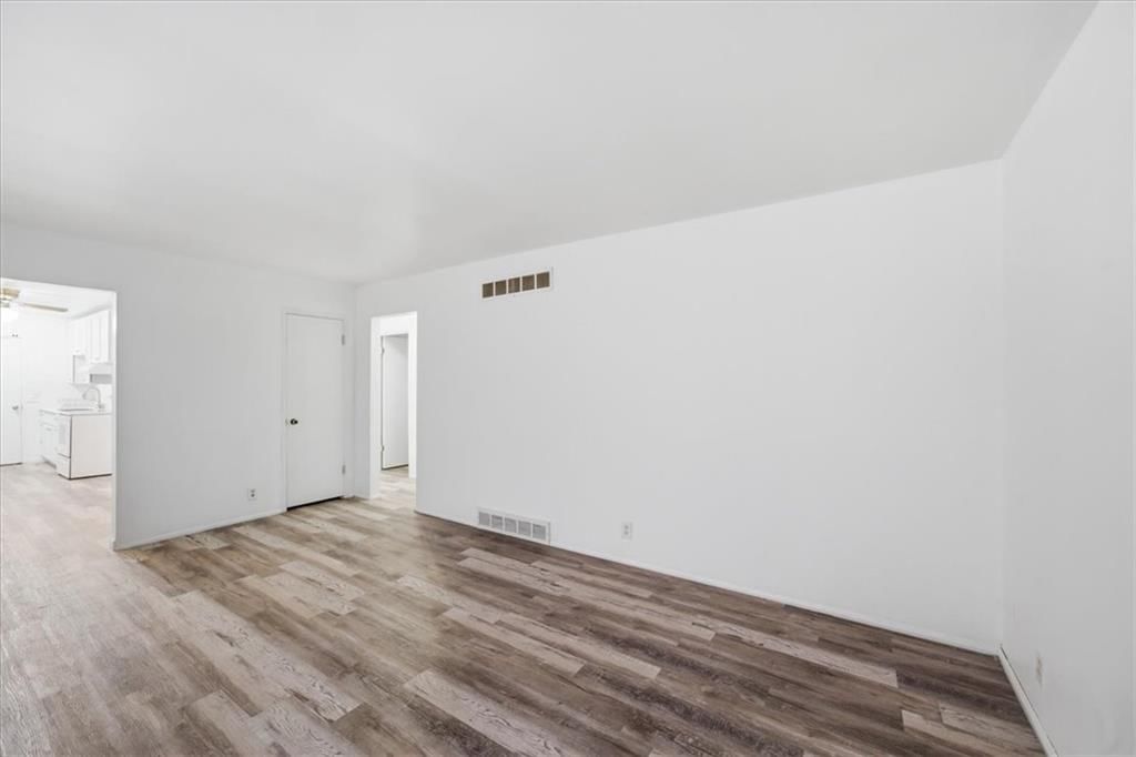 9004 Manchester Avenue — photo 3