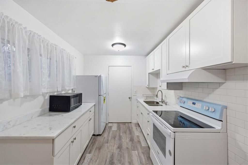 9004 Manchester Avenue — photo 6