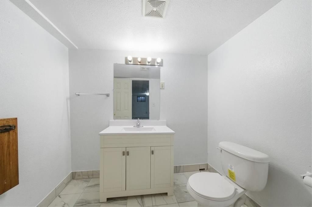 9004 Manchester Avenue — photo 12