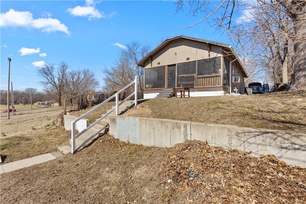 1740 Haskell Avenue — photo 2