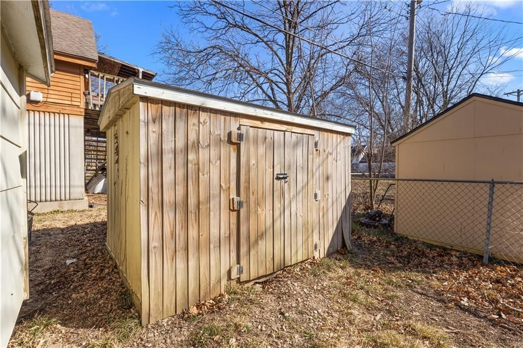 805 Rhodes Avenue — photo 6