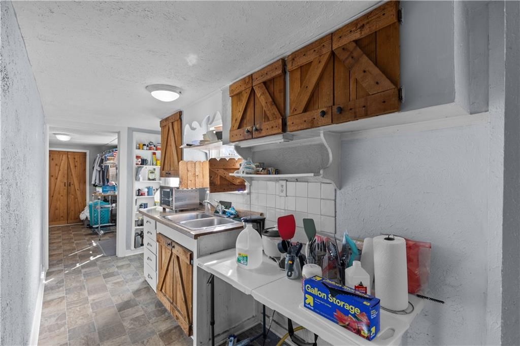 805 Rhodes Avenue — photo 10