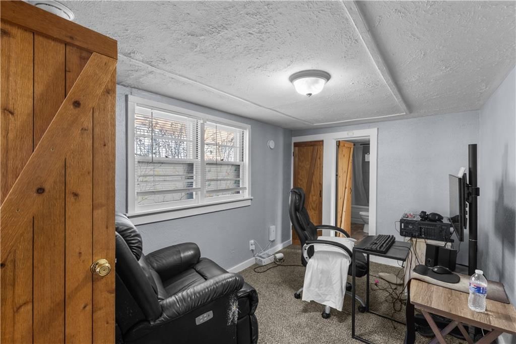 805 Rhodes Avenue — photo 17