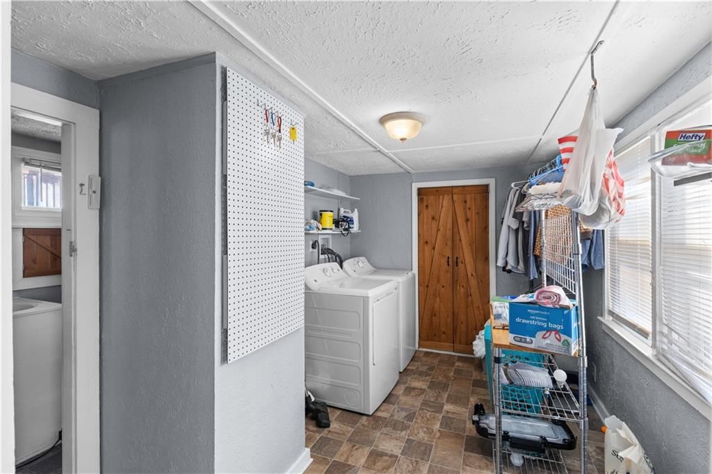 805 Rhodes Avenue — photo 20