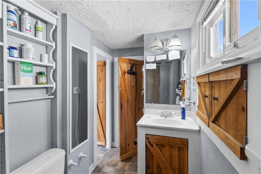 805 Rhodes Avenue — photo 21
