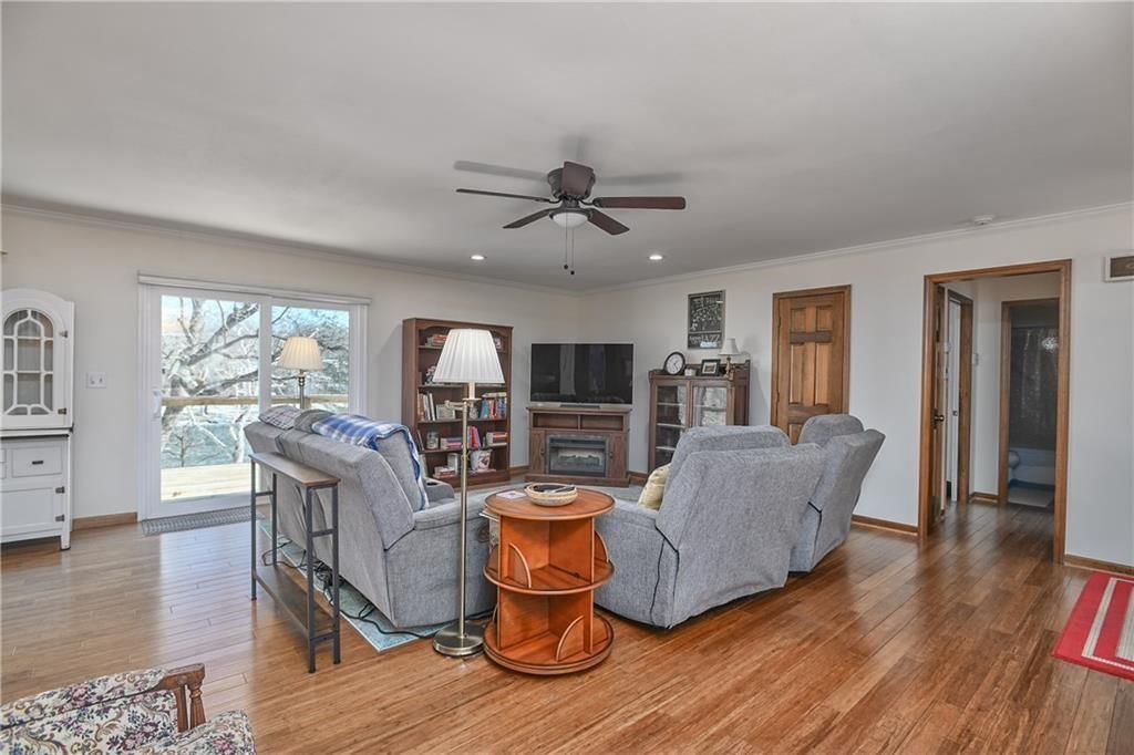 8219 NW Hillside Drive — photo 10