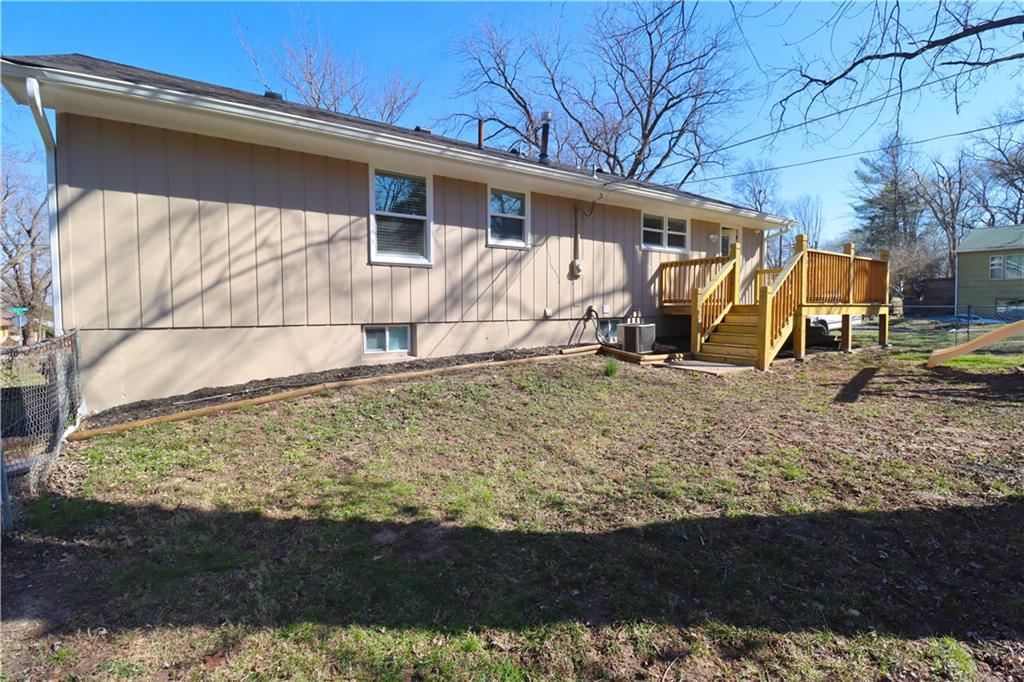 10115 E 31st Street — photo 31