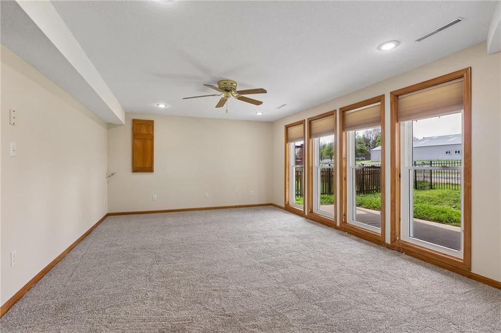 7808 N Nodaway Avenue — photo 31