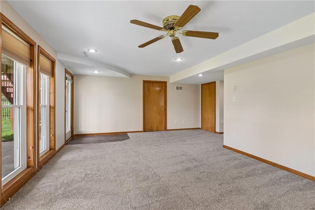 7808 N Nodaway Avenue — photo 32