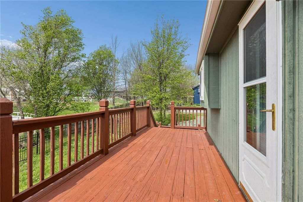 7808 N Nodaway Avenue — photo 39