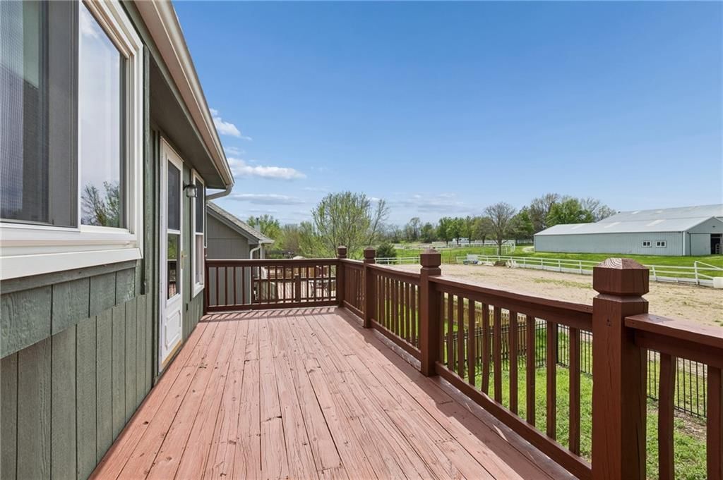 7808 N Nodaway Avenue — photo 40