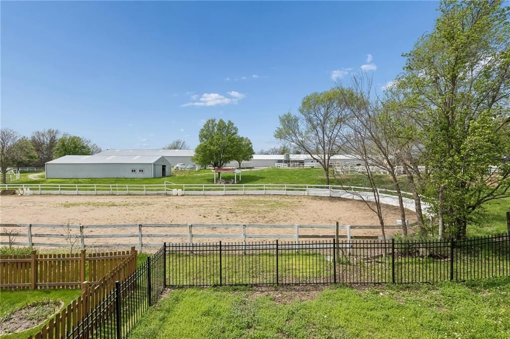7808 N Nodaway Avenue — photo 41