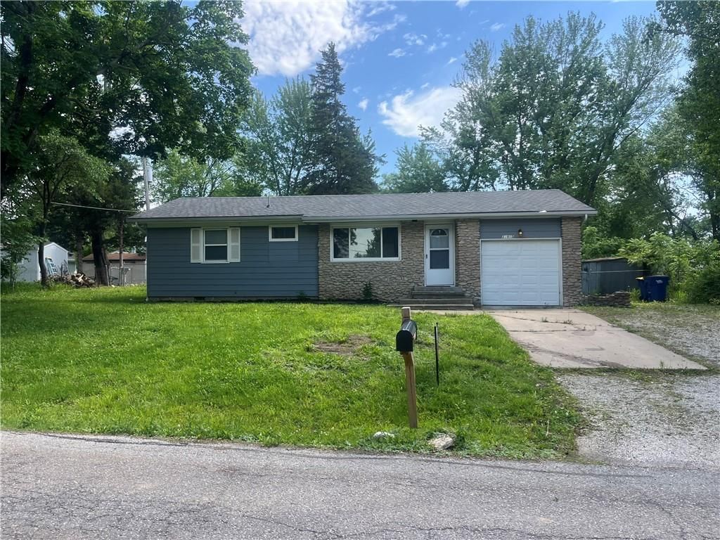 33915 W 83rd Street — photo 1