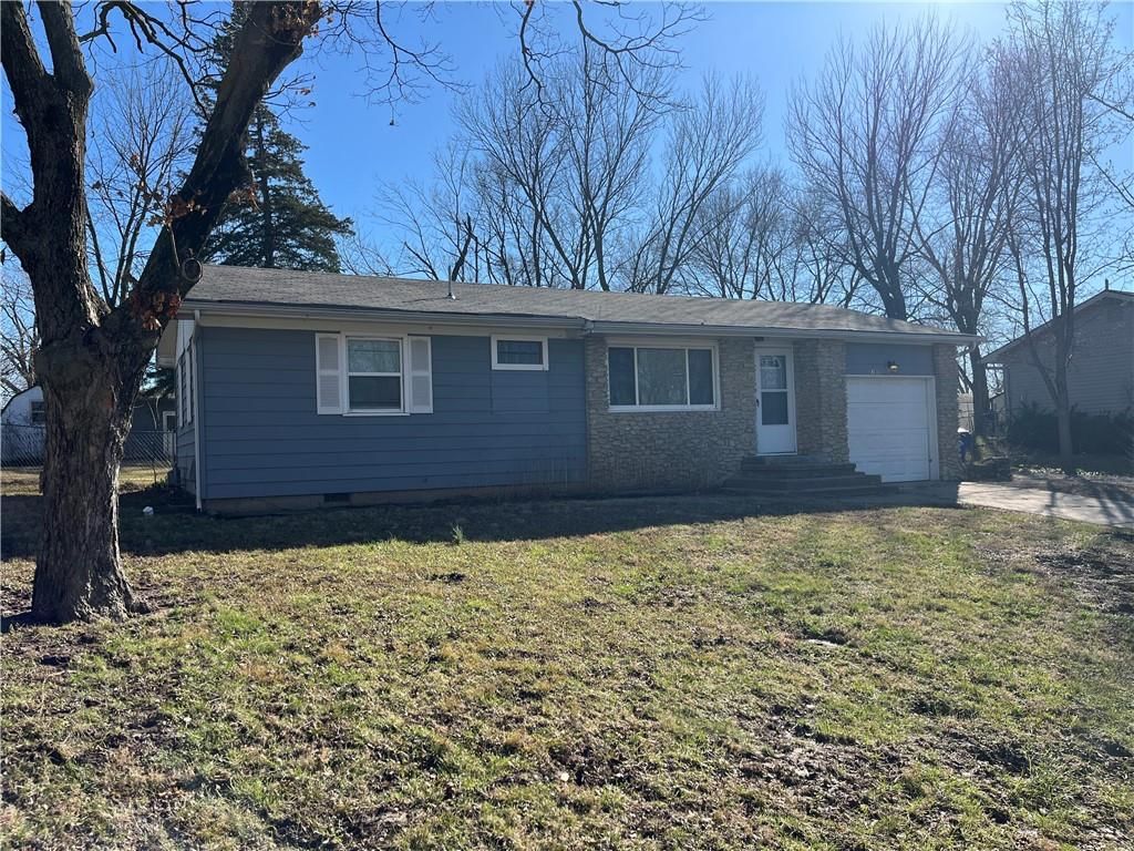 33915 W 83rd Street — photo 3