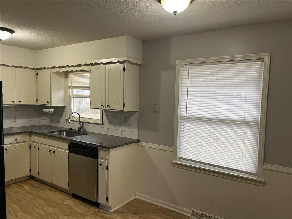 33915 W 83rd Street — photo 11