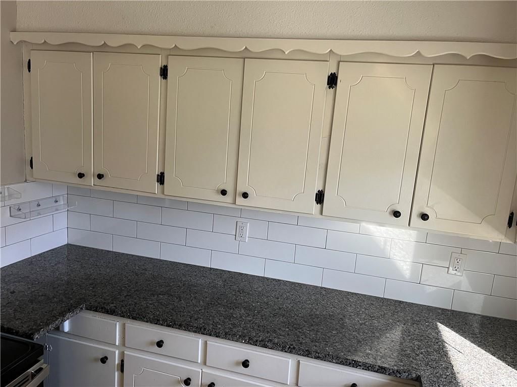33915 W 83rd Street — photo 17