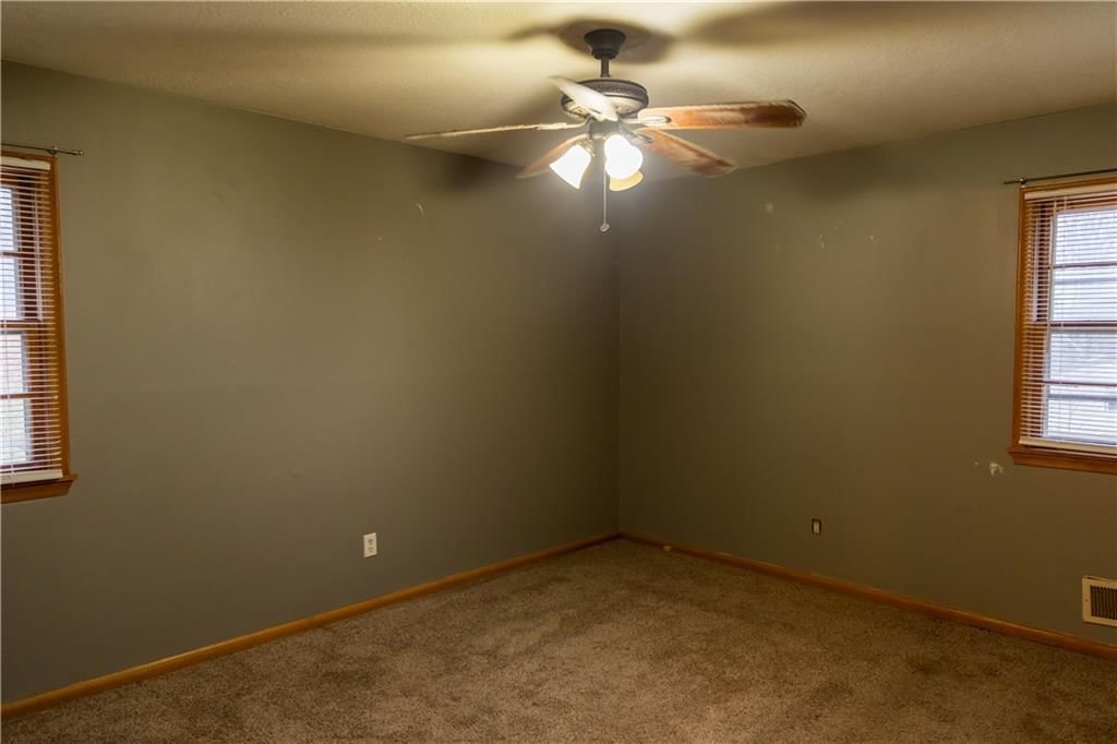 907 S Jones Road — photo 11