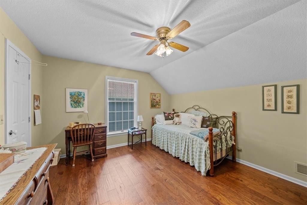 11031 W 108th Terrace — photo 34
