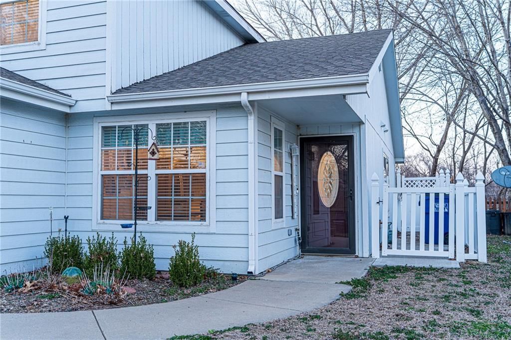 1204 Sunchase Drive, Lawrence, KS