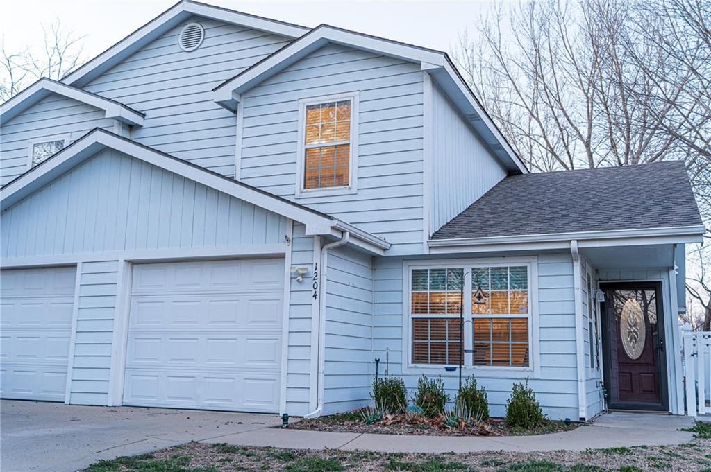 1204 Sunchase Drive — photo 2