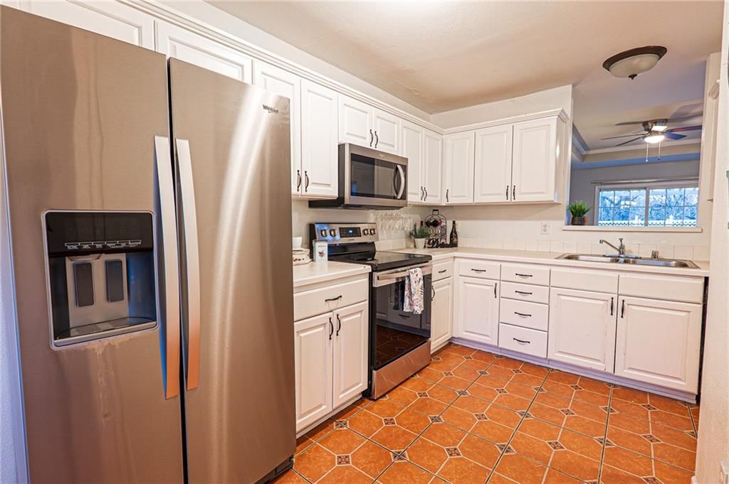 1204 Sunchase Drive — photo 9