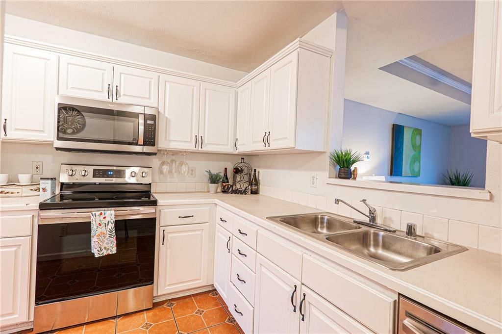 1204 Sunchase Drive — photo 10