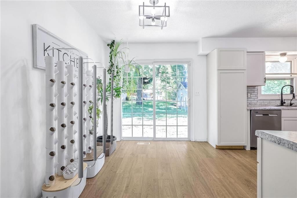 2404 Garland Street — photo 12