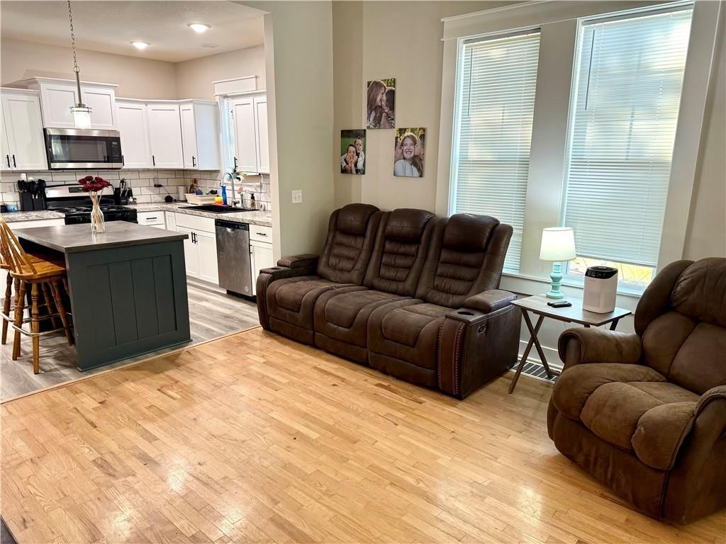 3004 Messanie Street — photo 10