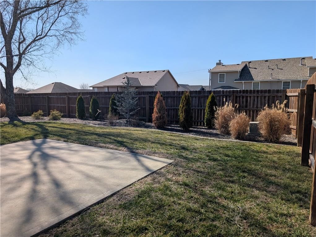 618 Oakmont Drive — photo 3