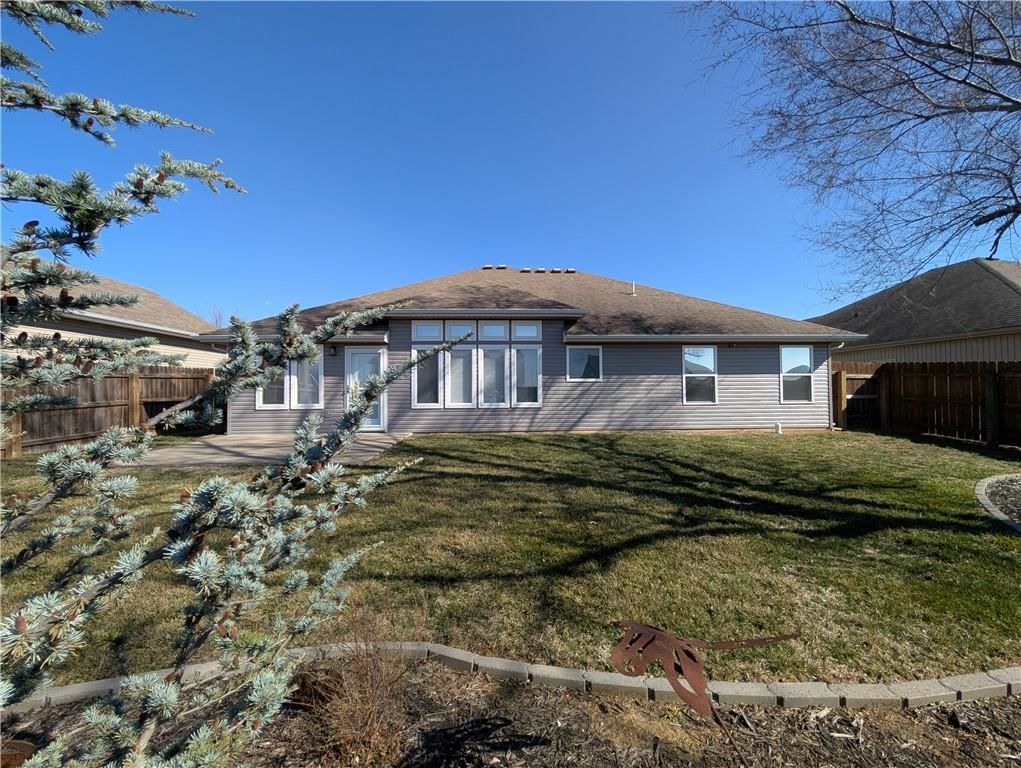 618 Oakmont Drive — photo 4