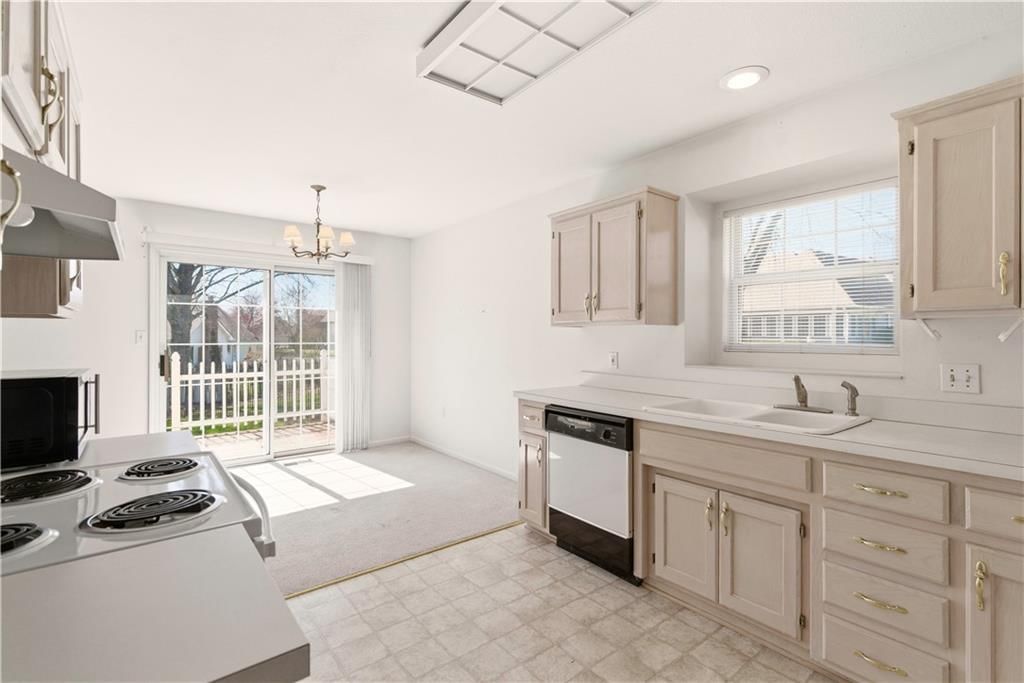 604 SW Hoke Lane — photo 9