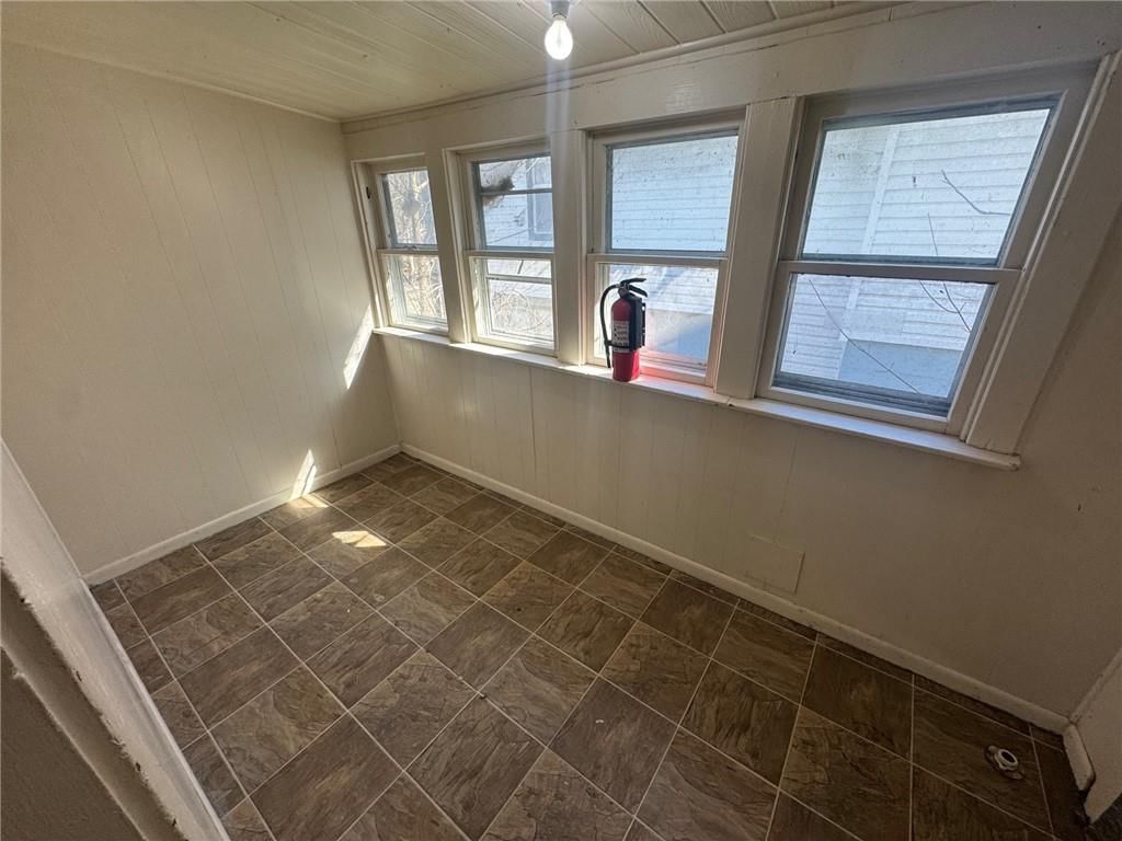 324 W Southside Boulevard — photo 10