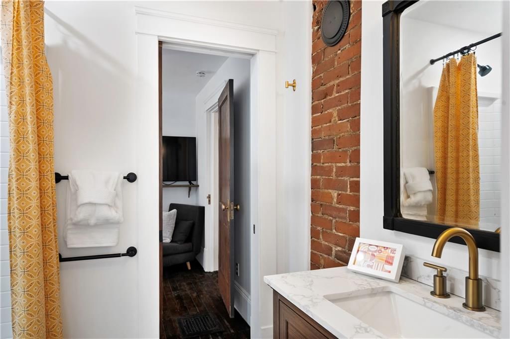 5224 E 8th Street — photo 22