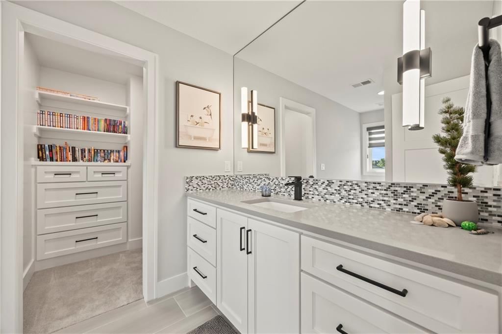 11201 W 169th Street — photo 35