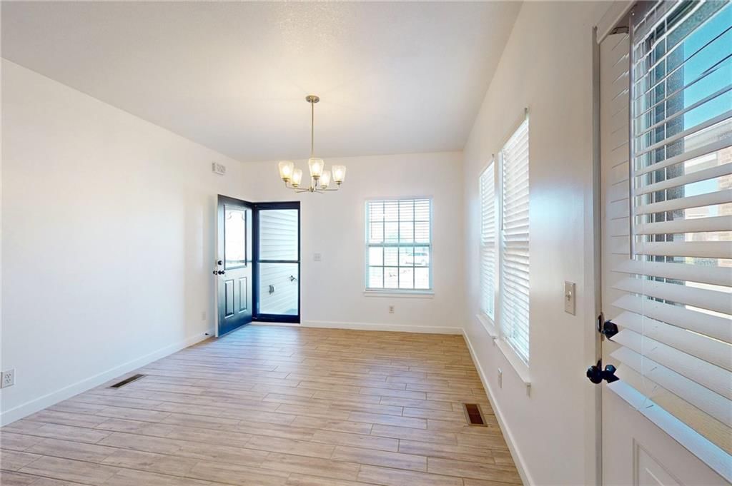 4735 S Union Avenue — photo 11