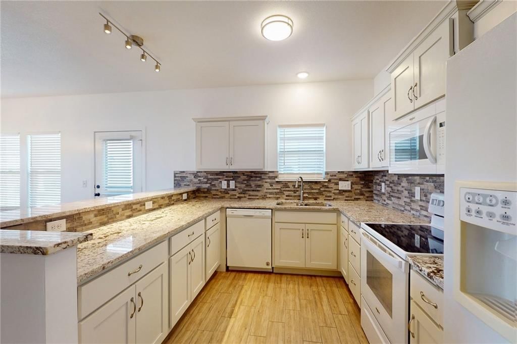 4735 S Union Avenue — photo 15