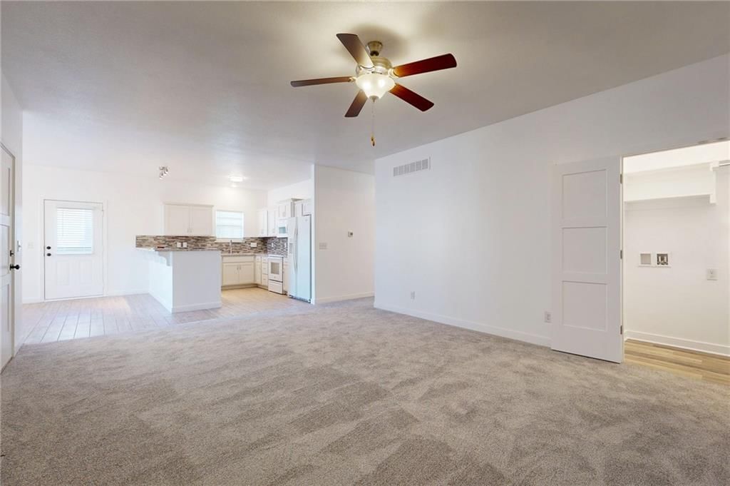4735 S Union Avenue — photo 22