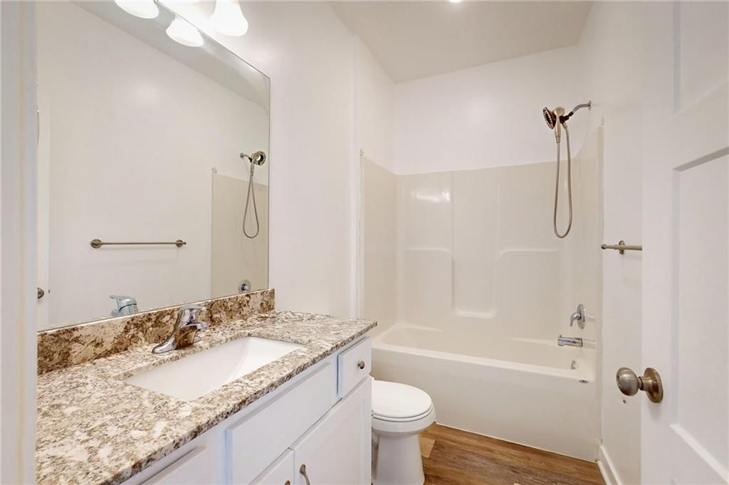 4735 S Union Avenue — photo 33